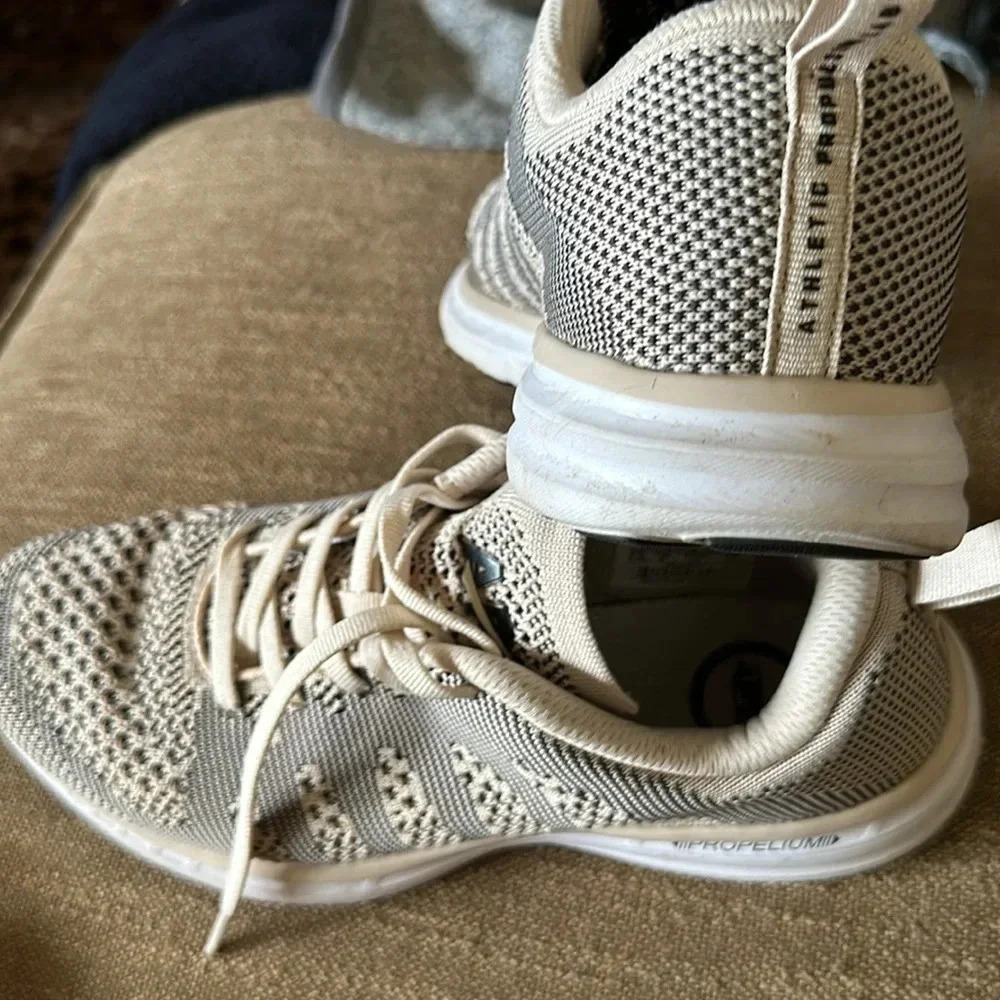 APL TechLoom Pro Anthropologie Exclusive Knit Running Sneakers Tan Women 7.5 - Picture 3 of 4